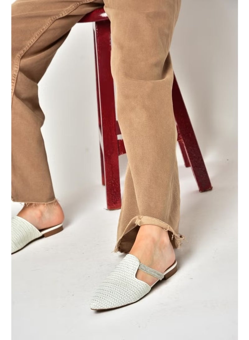 Fox Shoes صنادل نسائية مزينة بحجر القش الأبيض P820031417 - Image 2